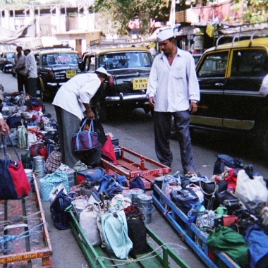 Mumbai’s dabbawalas deliver over 200,000 thousand meals a day